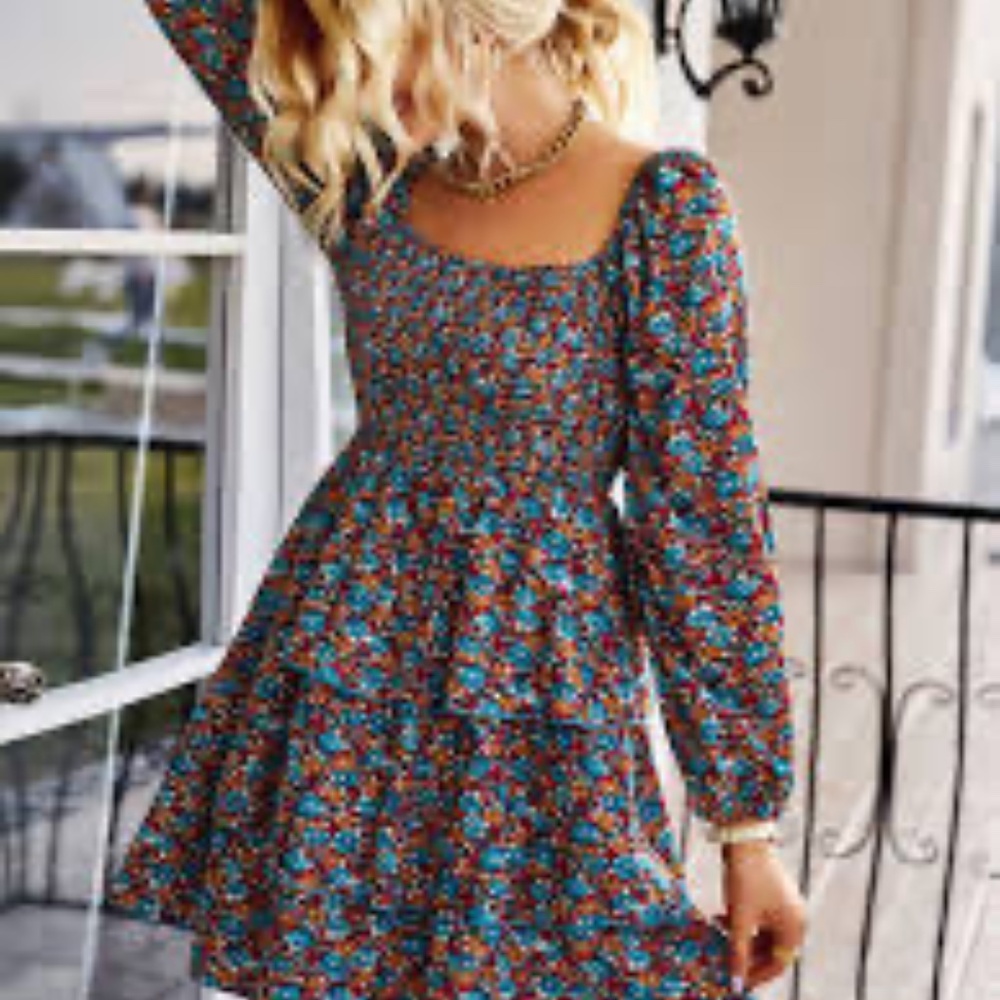 DITSY FLORAL SMOCKED SQUARE NECK LAYERED MINI DRESS - MEDIUM